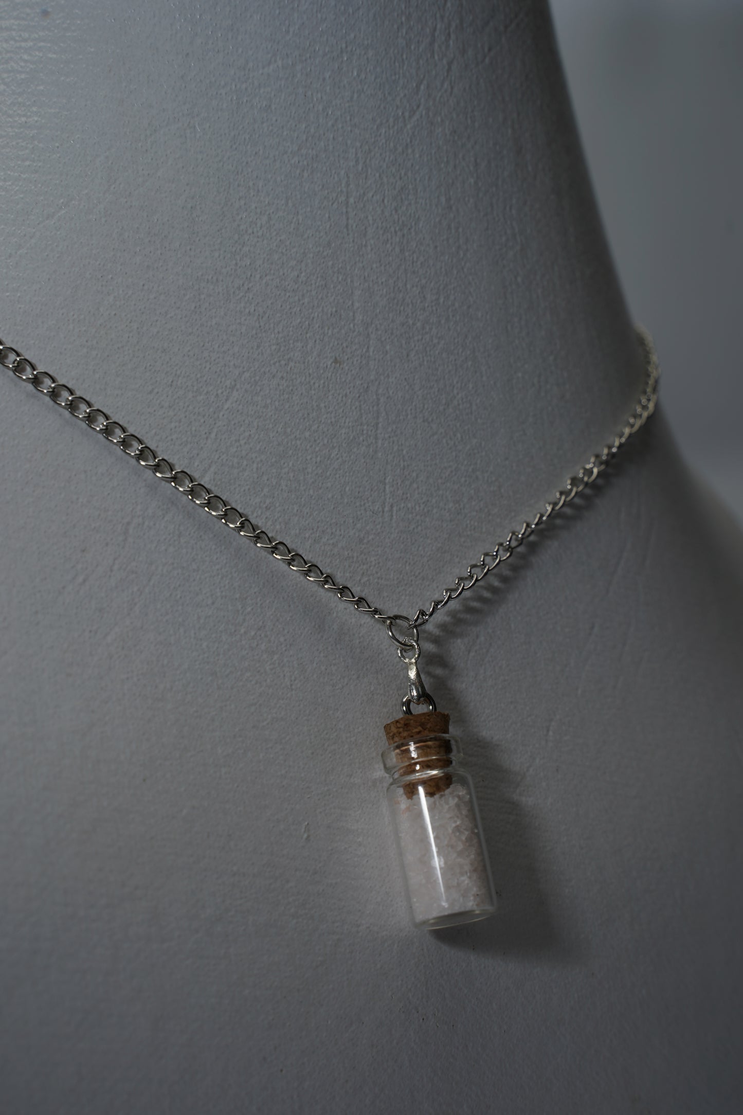 Flat Metal Chain Necklace - Gift Bottle